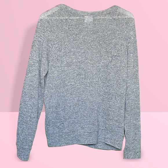 Hello Kitty Sweater - Picture 2 of 3